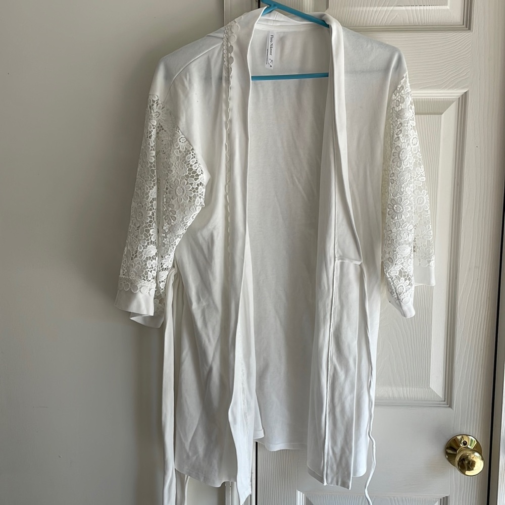 Flora Nikorooz Robe Size Small